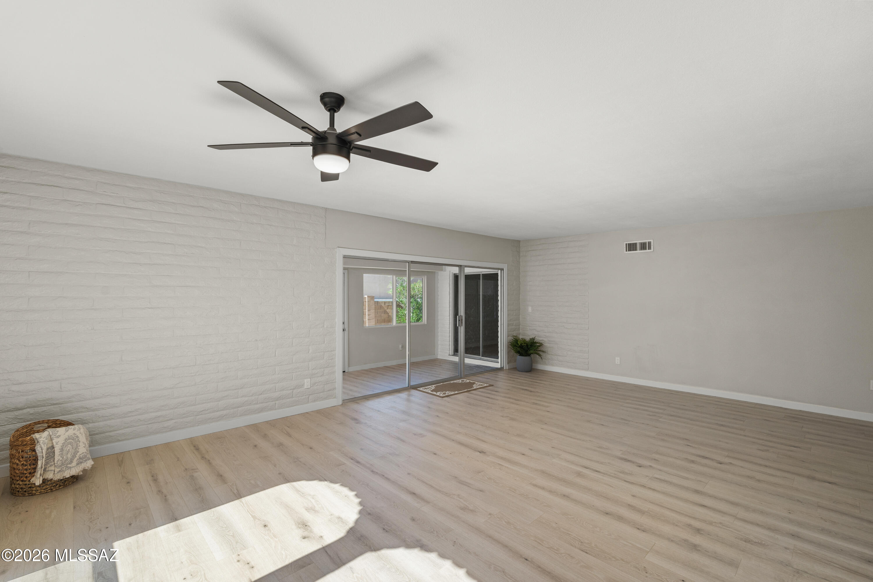 121 W Vista Grande Drive