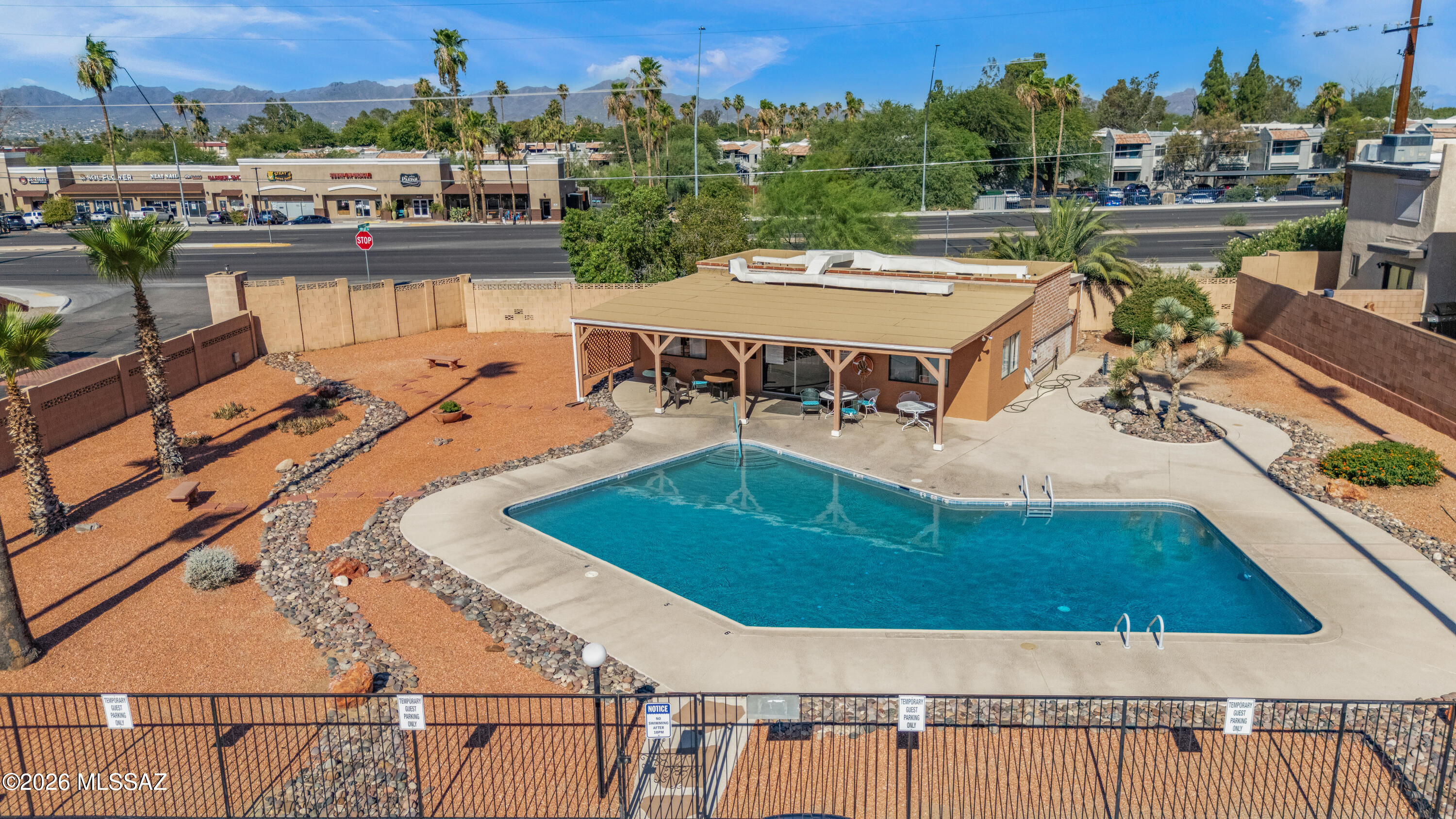 121 W Vista Grande Drive