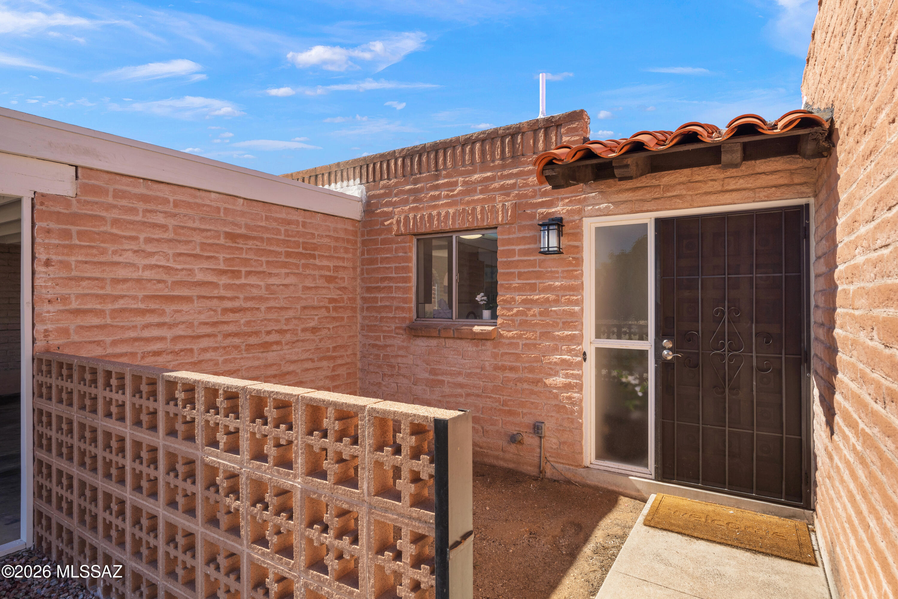 121 W Vista Grande Drive