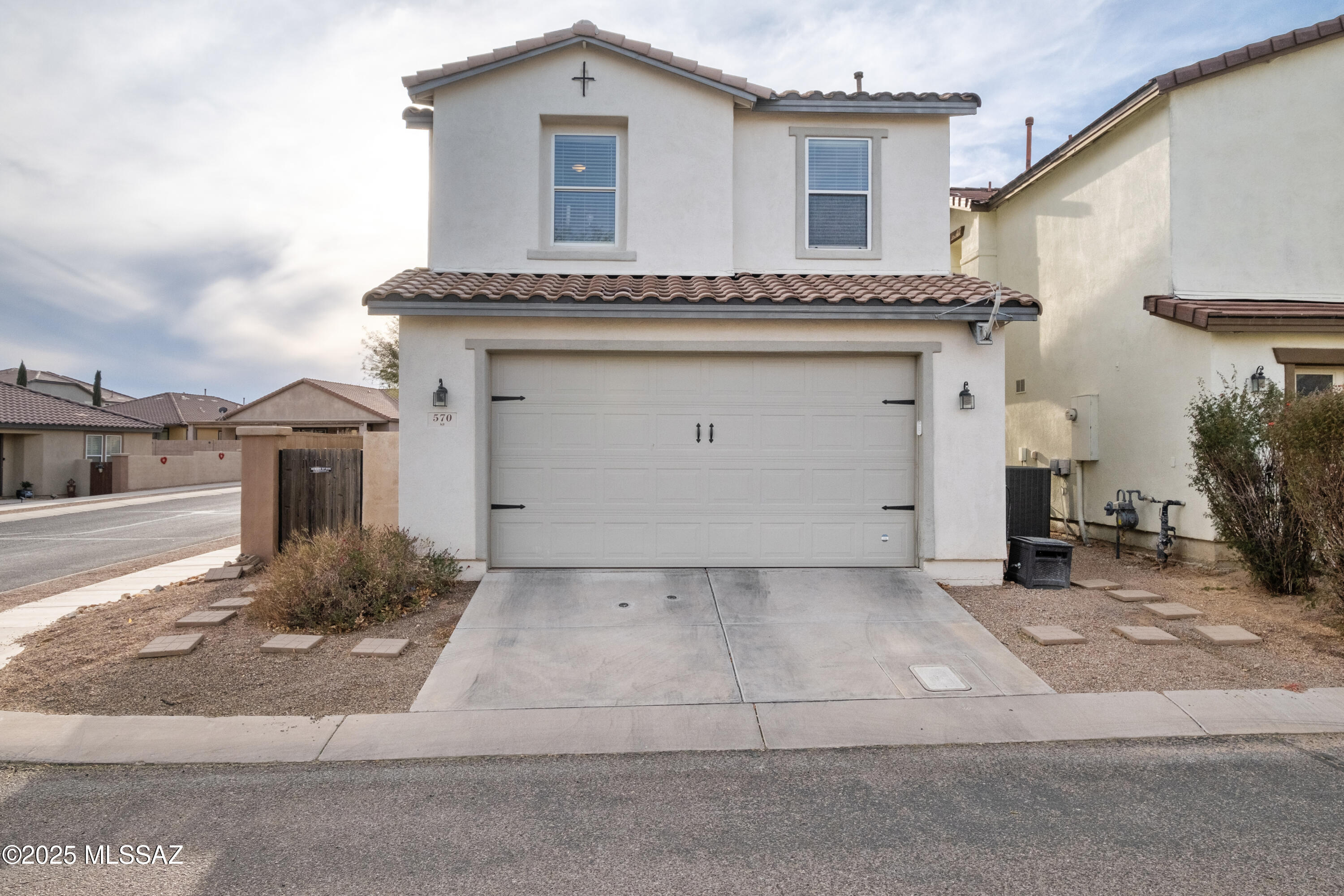 570 W Paseo Celestial