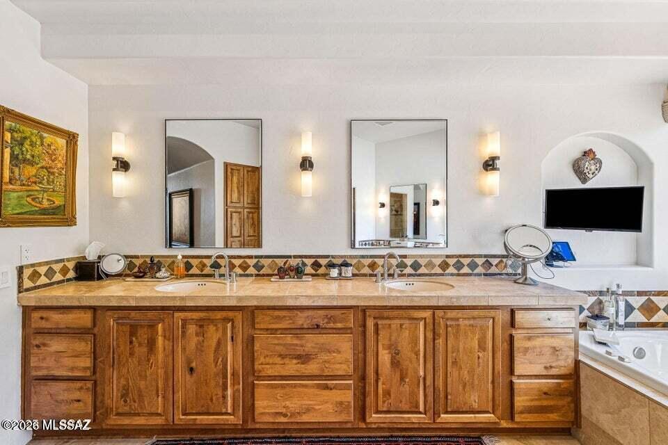 6578 N Paseo Tamayo