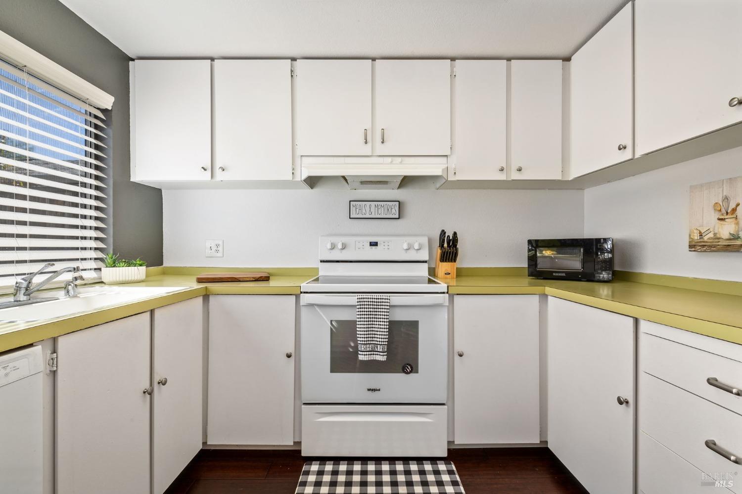 1622 Via Del Cabana St