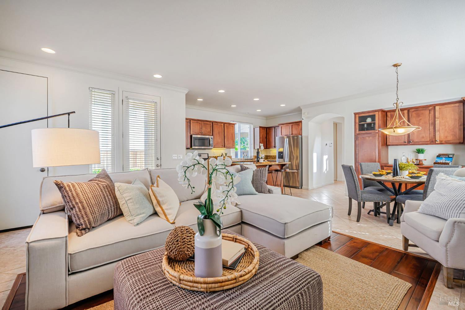 651 Decanter Cir