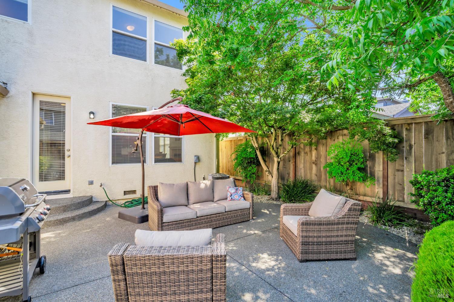 651 Decanter Cir