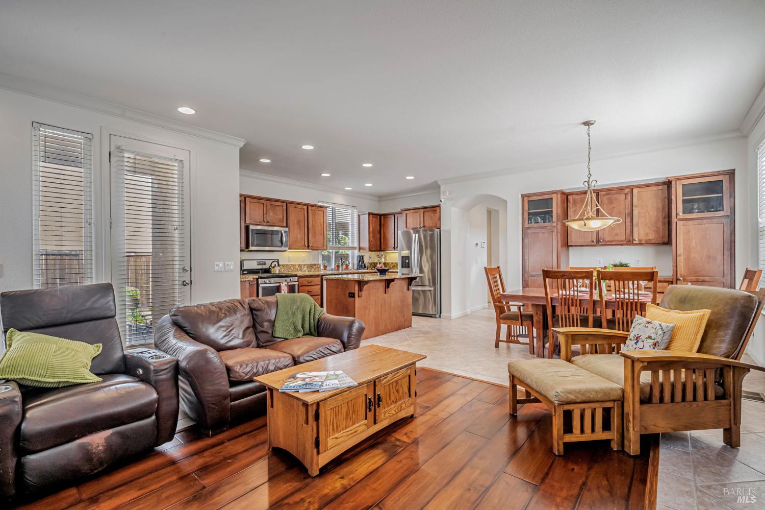 651 Decanter Cir
