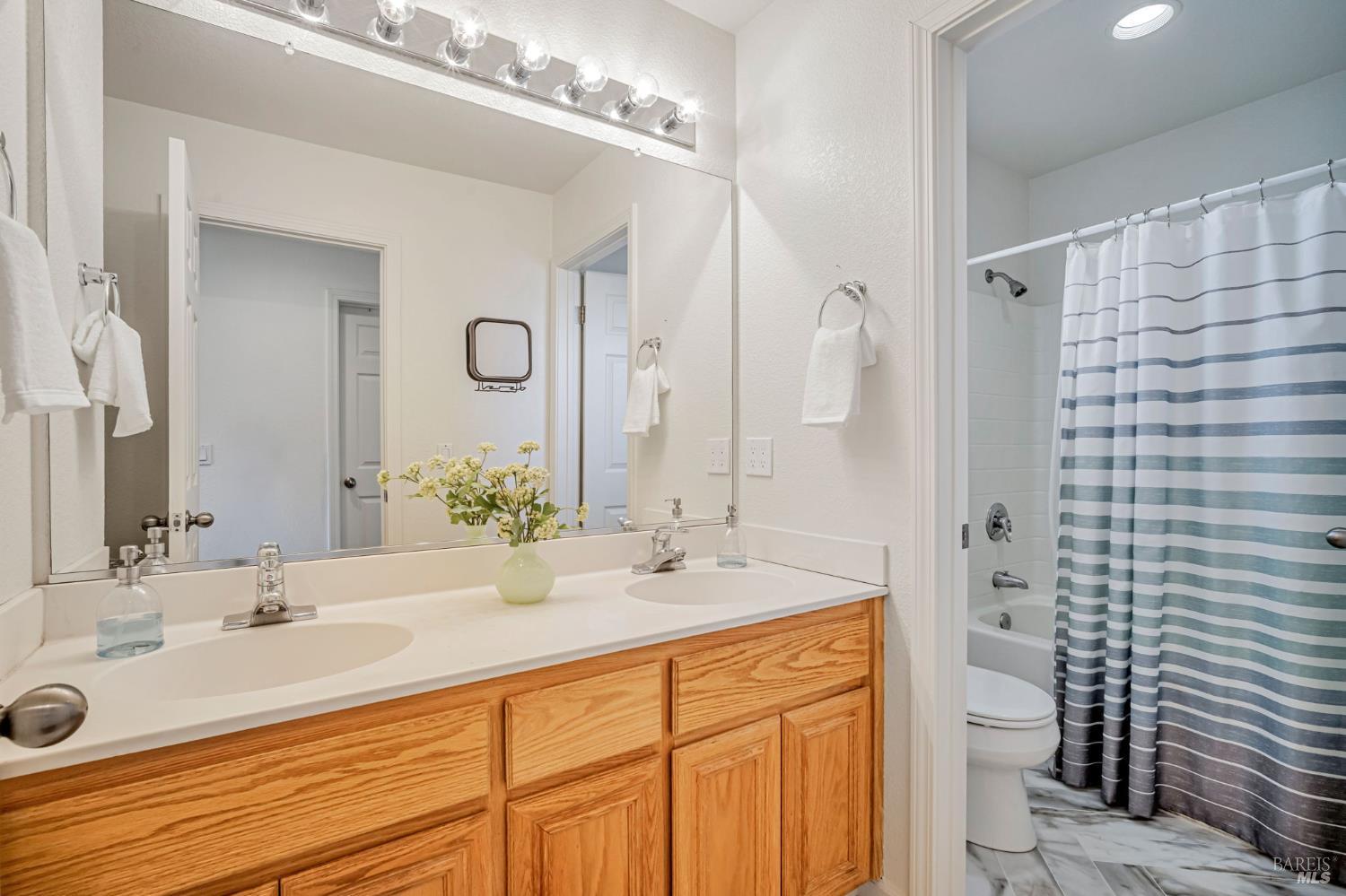651 Decanter Cir