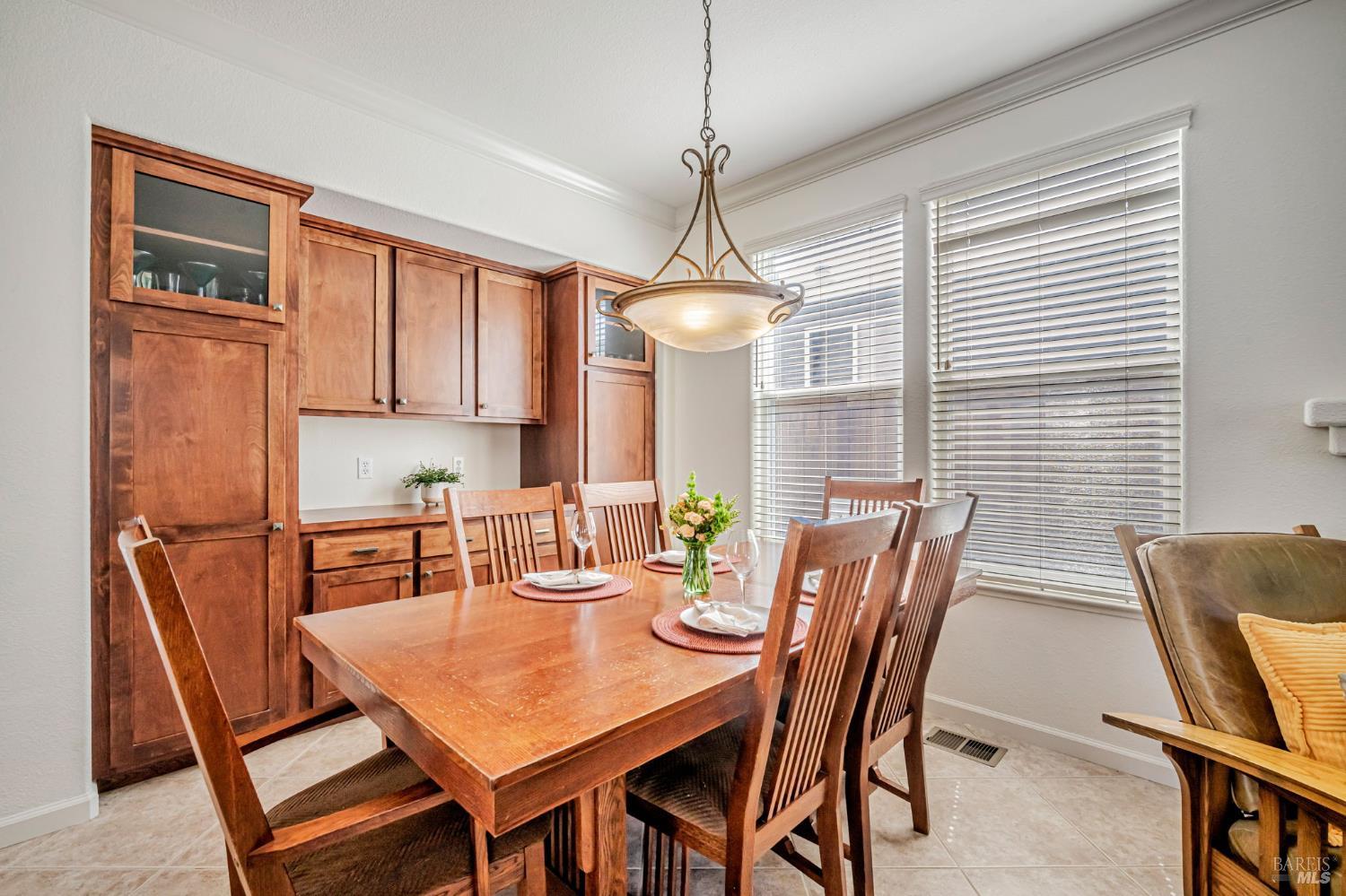651 Decanter Cir