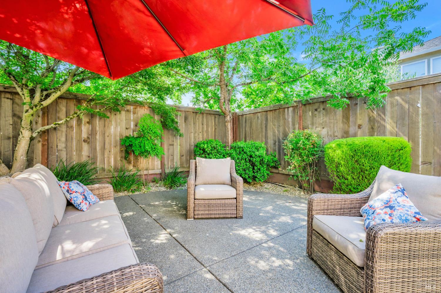 651 Decanter Cir