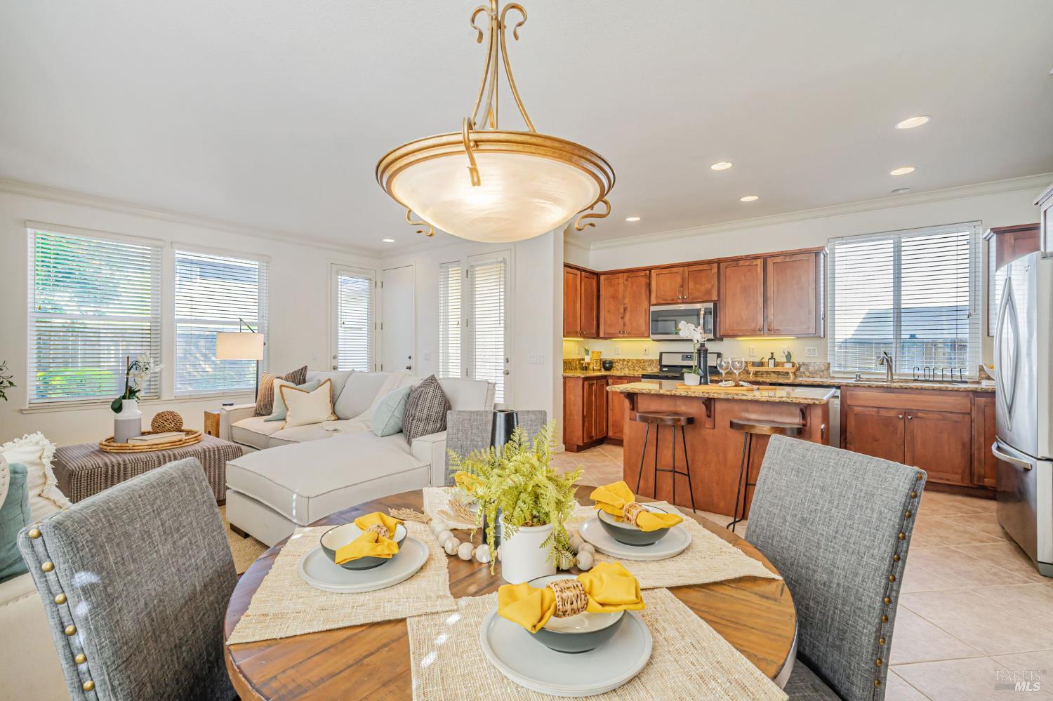 651 Decanter Cir