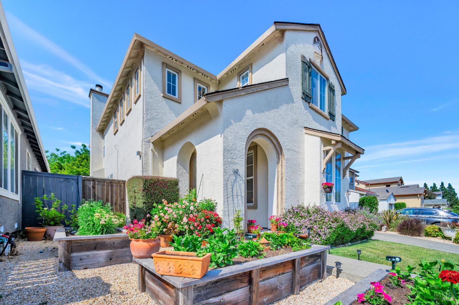 651 Decanter Cir