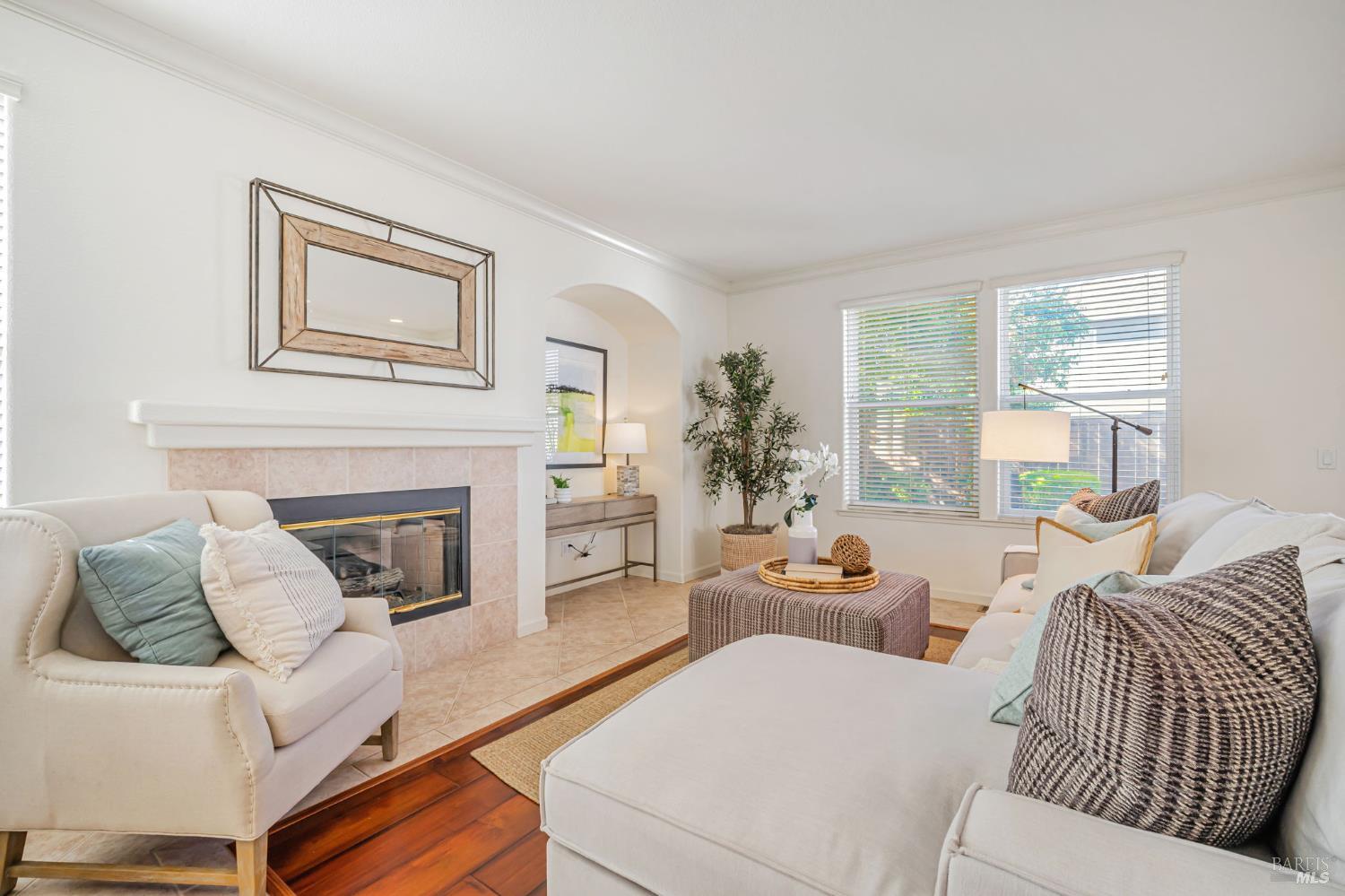 651 Decanter Cir