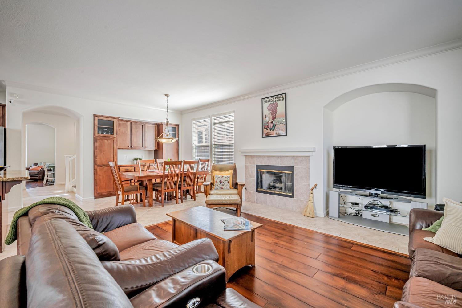 651 Decanter Cir