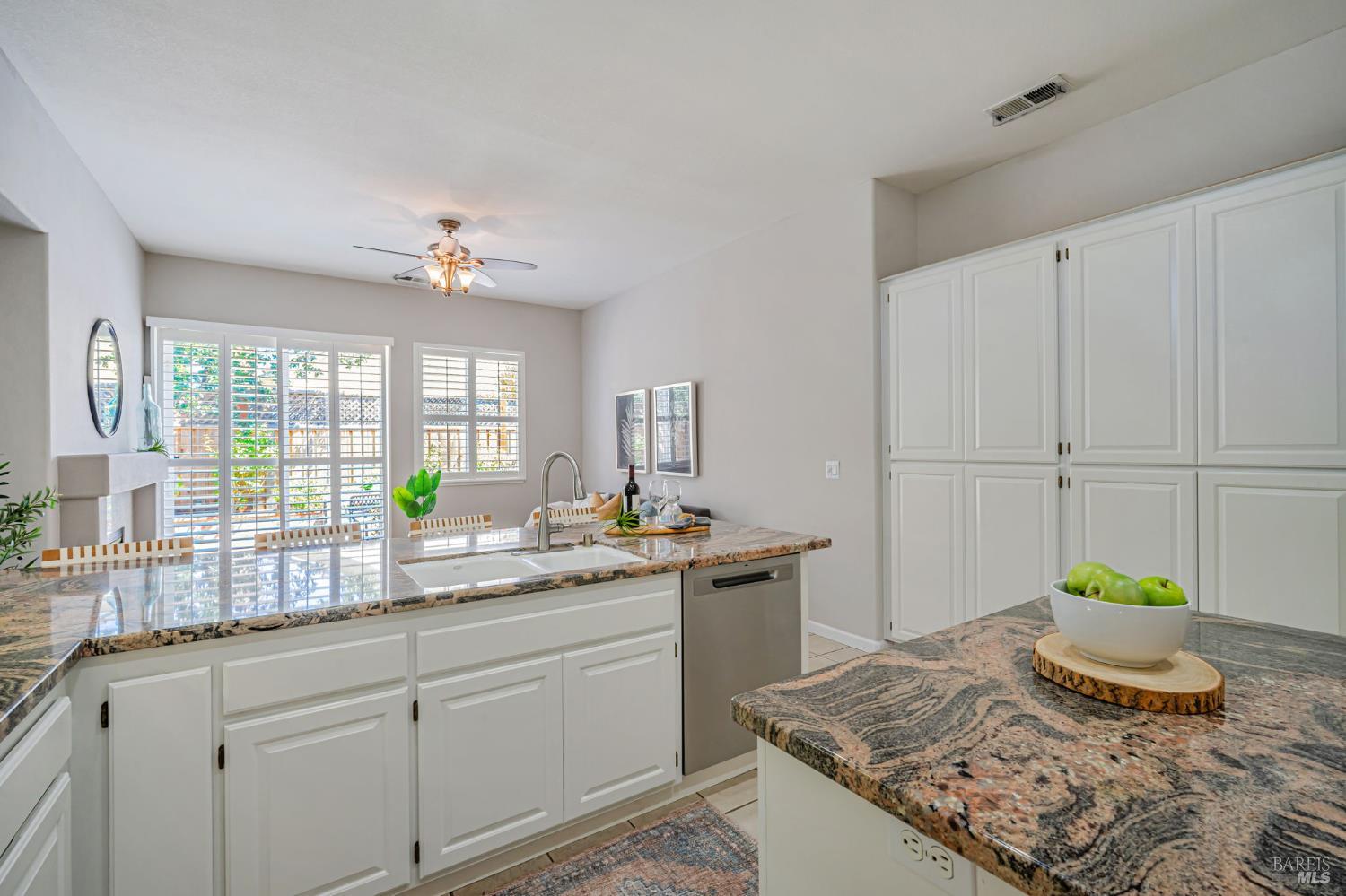 1279 Eagle Dr