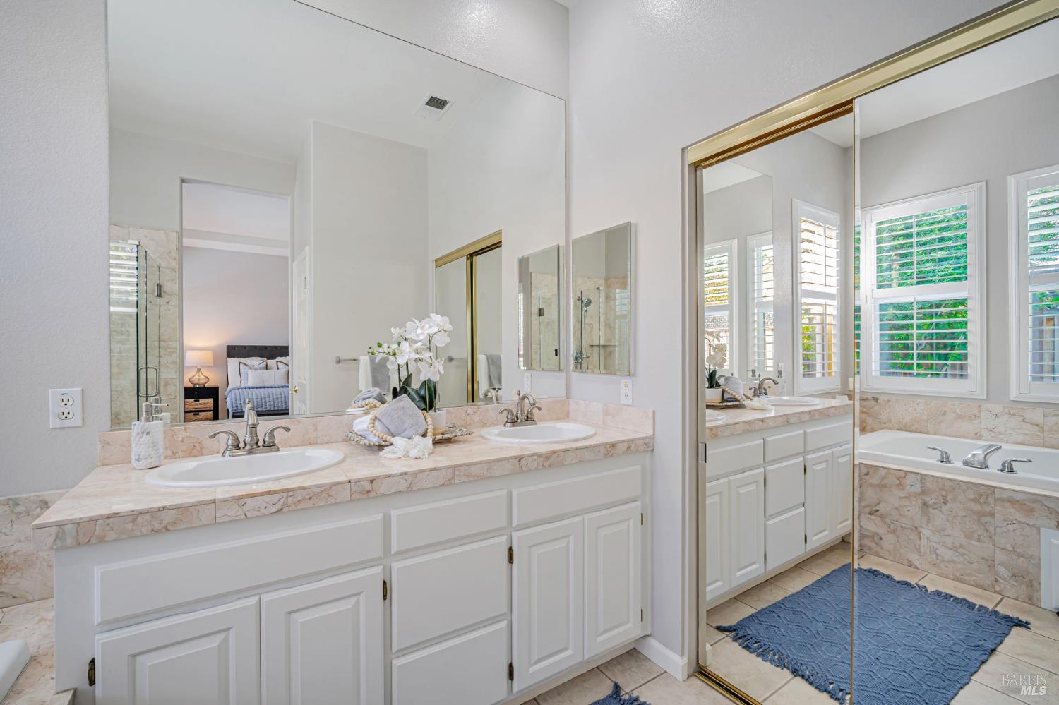 1279 Eagle Dr
