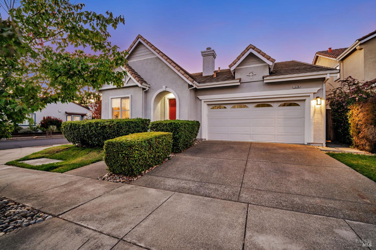 1279 Eagle Dr