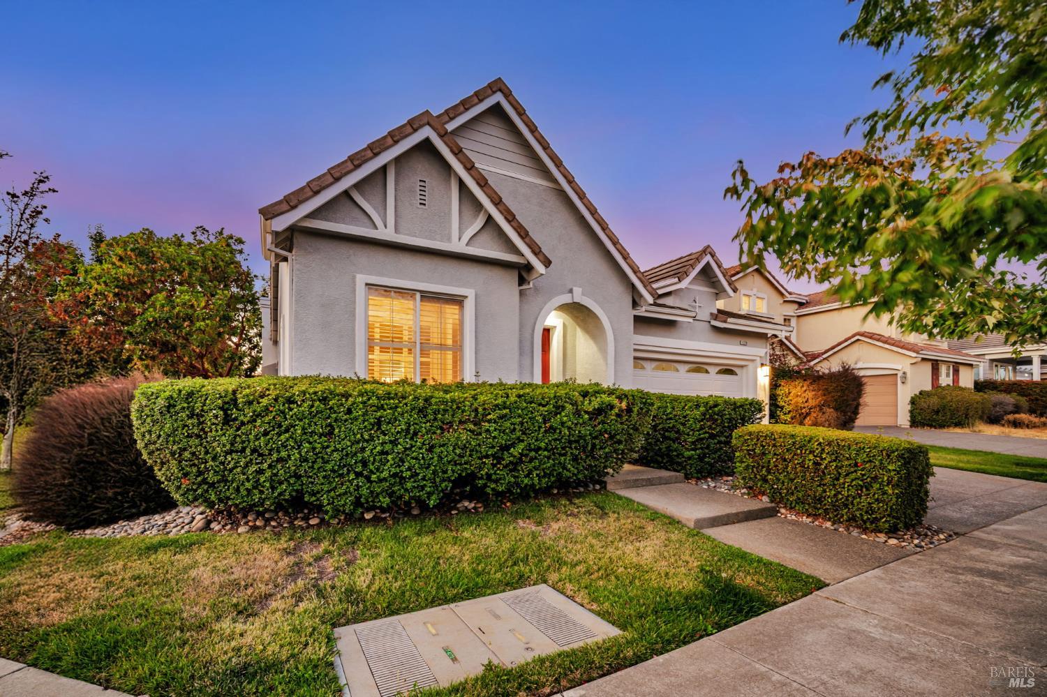 1279 Eagle Dr