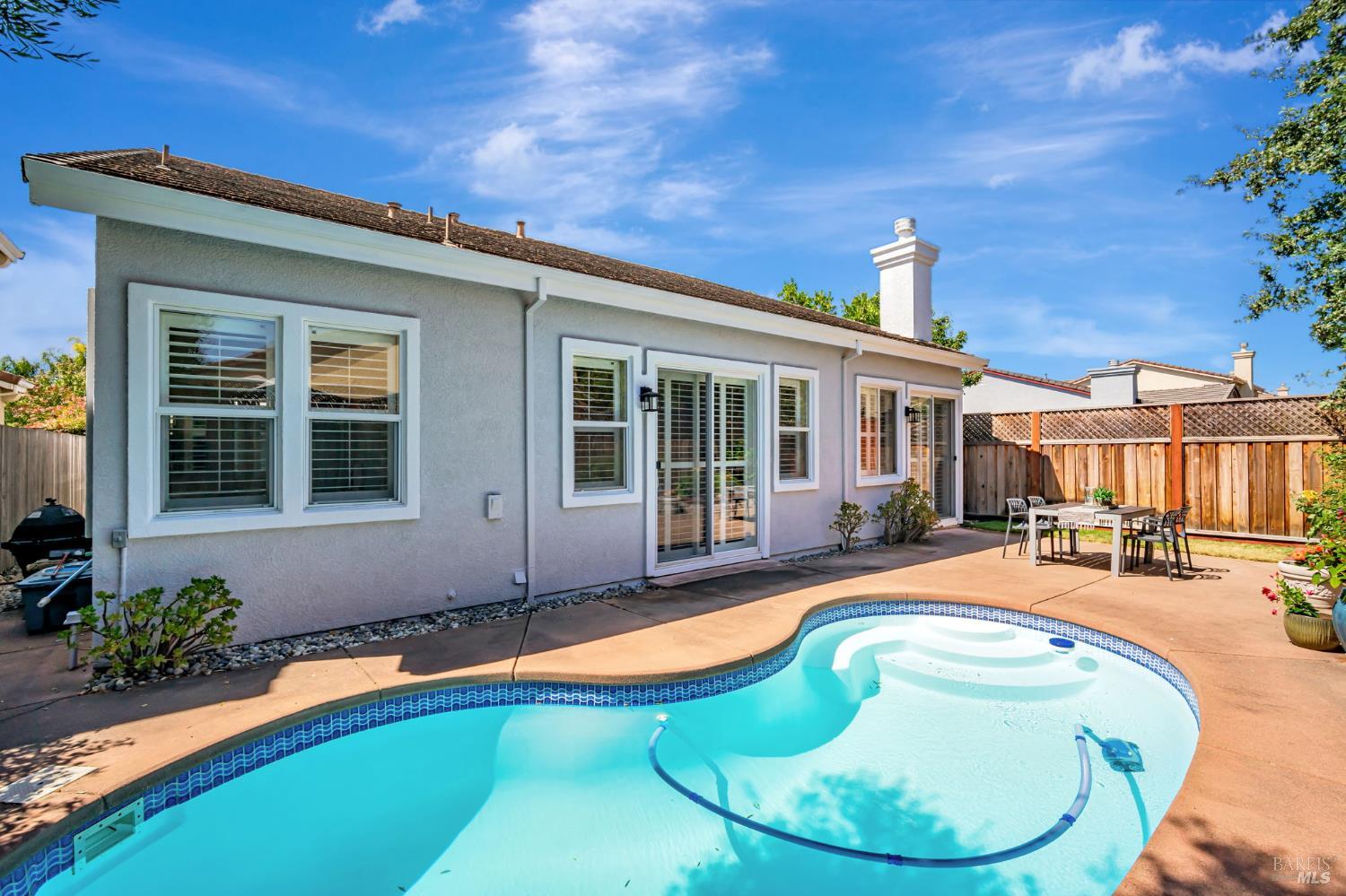 1279 Eagle Dr