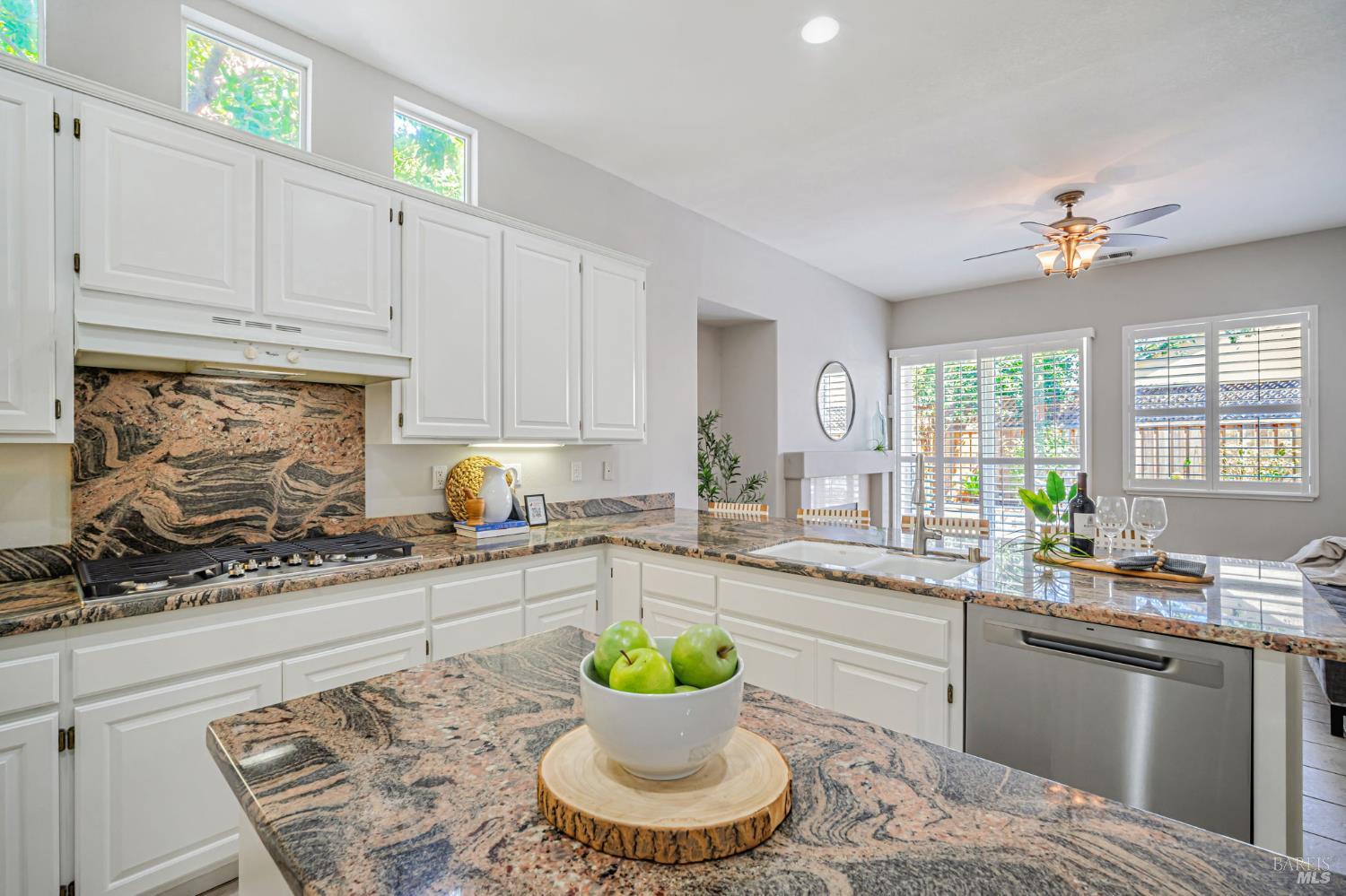 1279 Eagle Dr