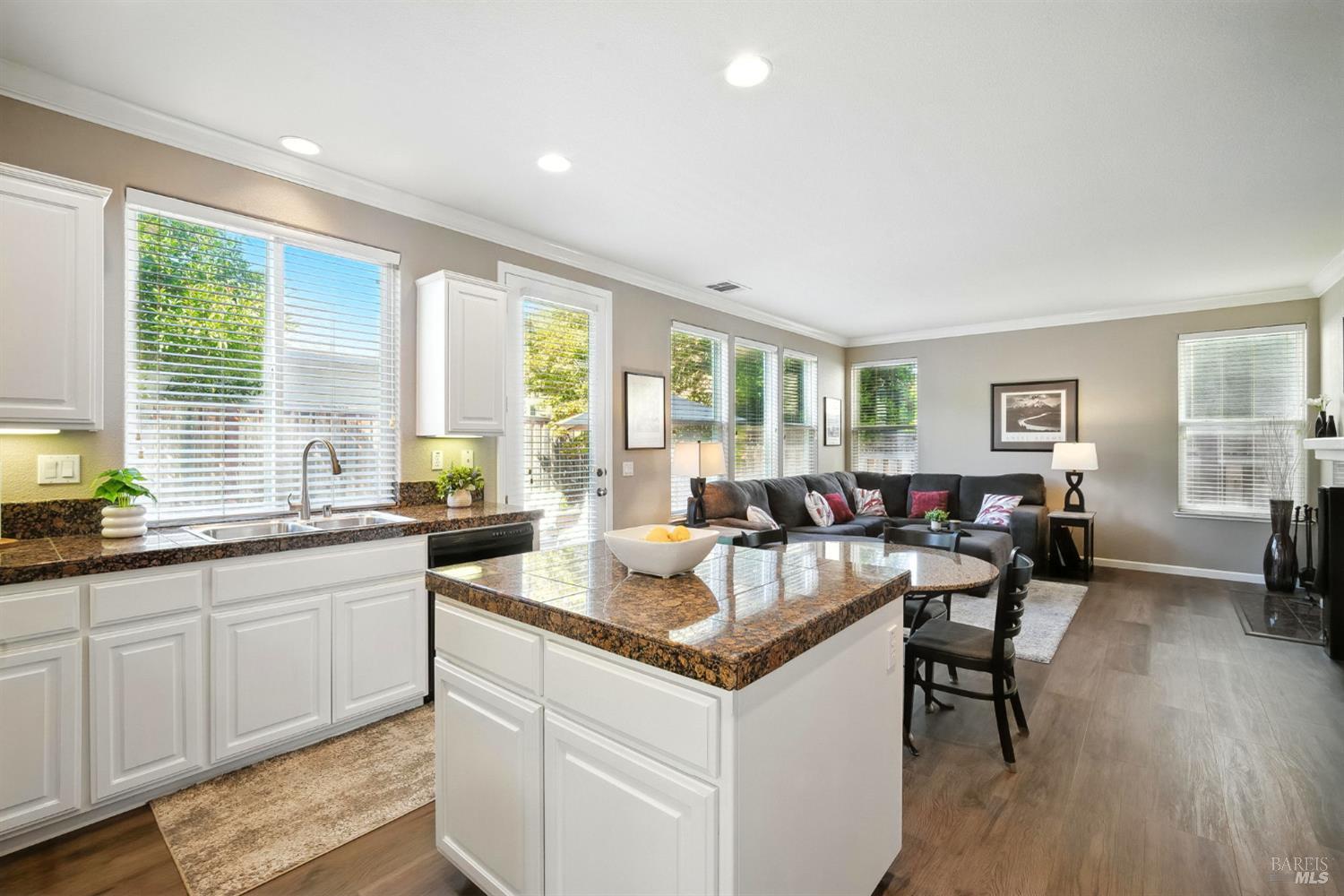 432 Goblet Pl