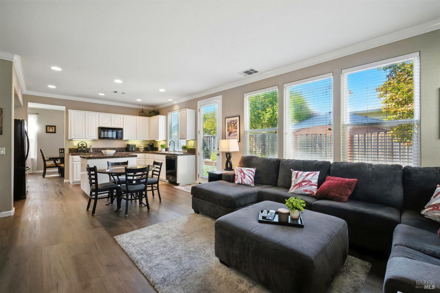 432 Goblet Pl