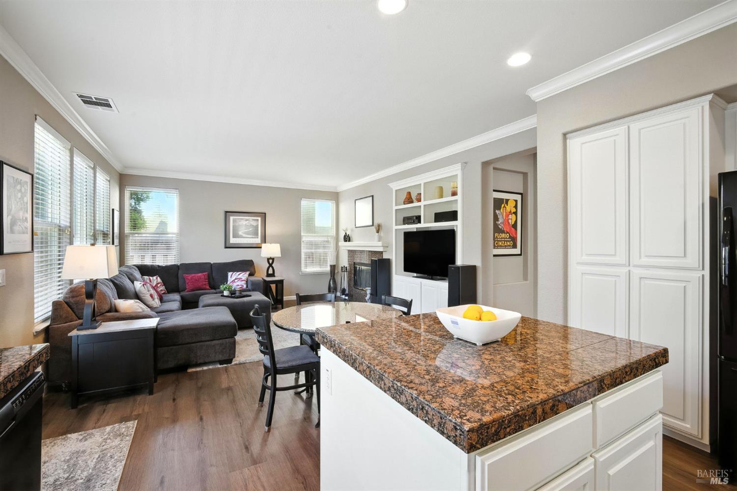 432 Goblet Pl