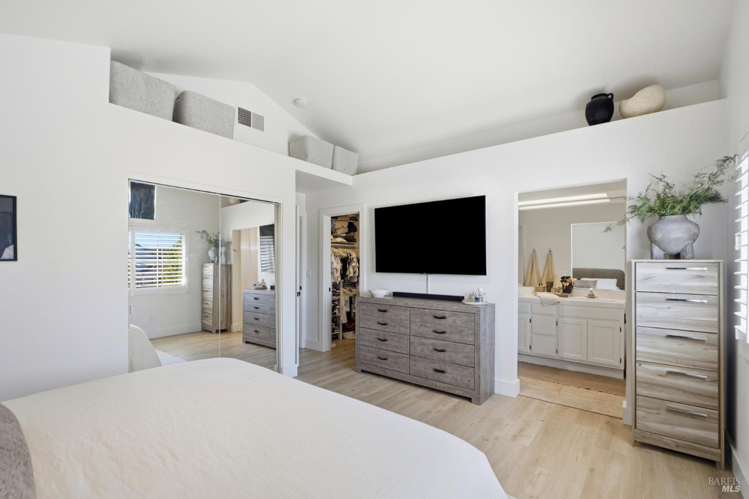 2321 Weatherby Avenue