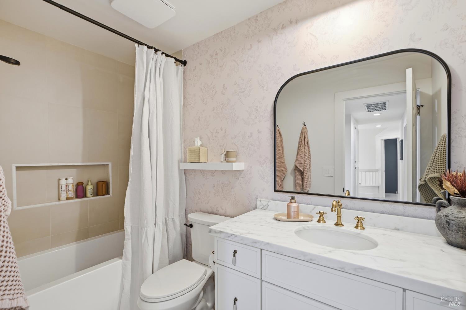 2321 Weatherby Avenue