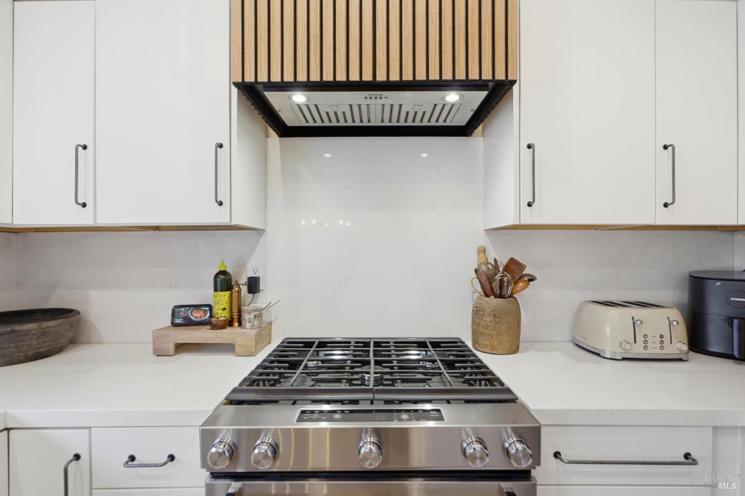 2321 Weatherby Avenue