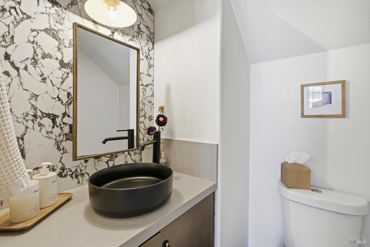 2321 Weatherby Avenue