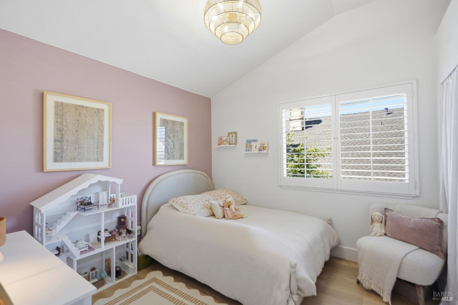 2321 Weatherby Avenue