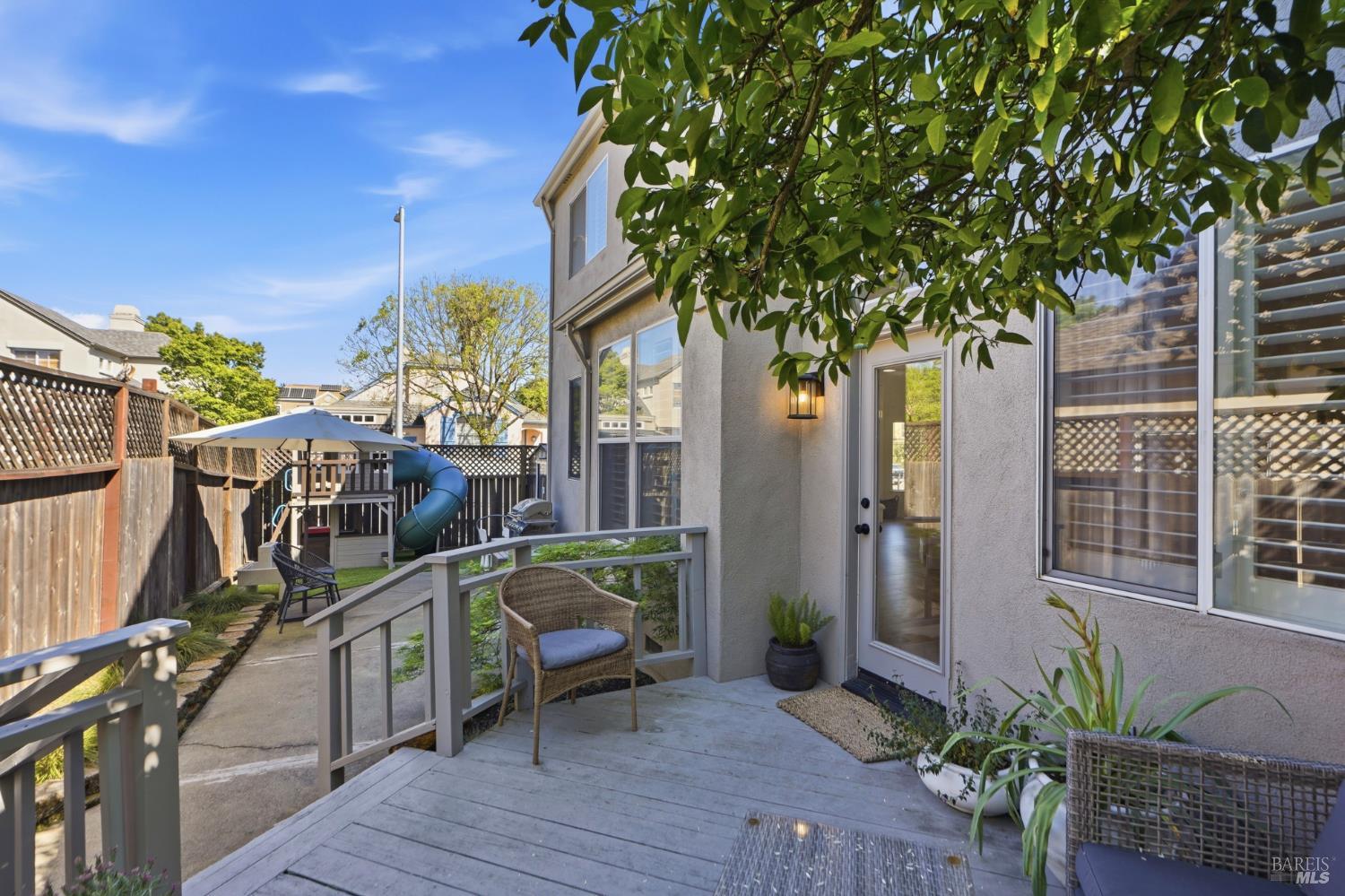 2321 Weatherby Avenue