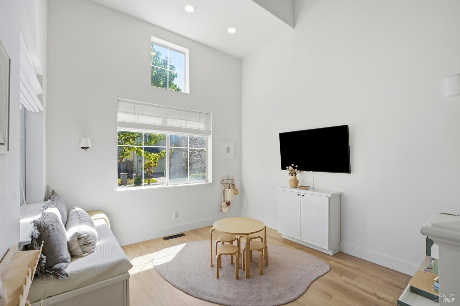 2321 Weatherby Avenue