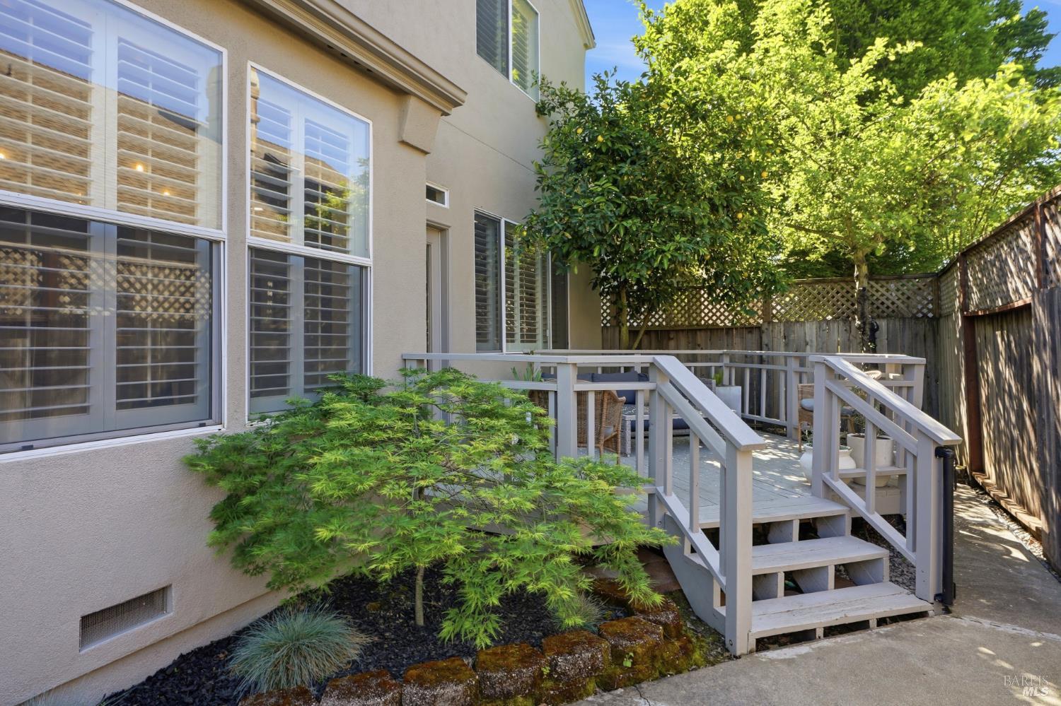 2321 Weatherby Avenue