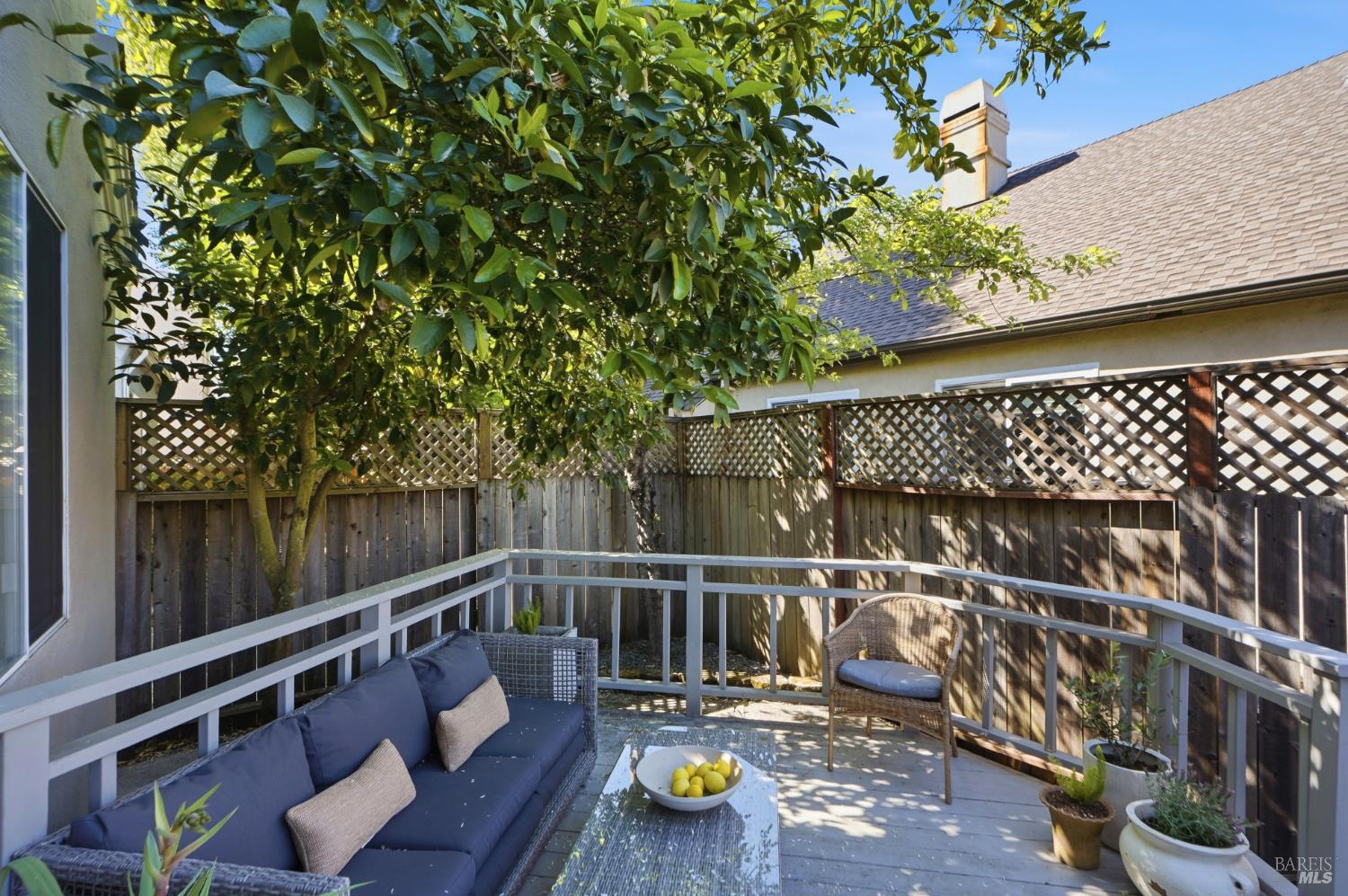 2321 Weatherby Avenue