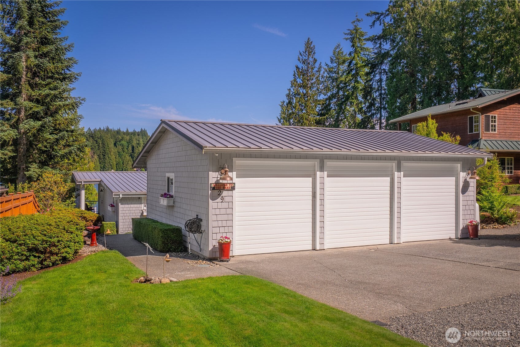 29 NW LAKE ROESIGER ROAD
