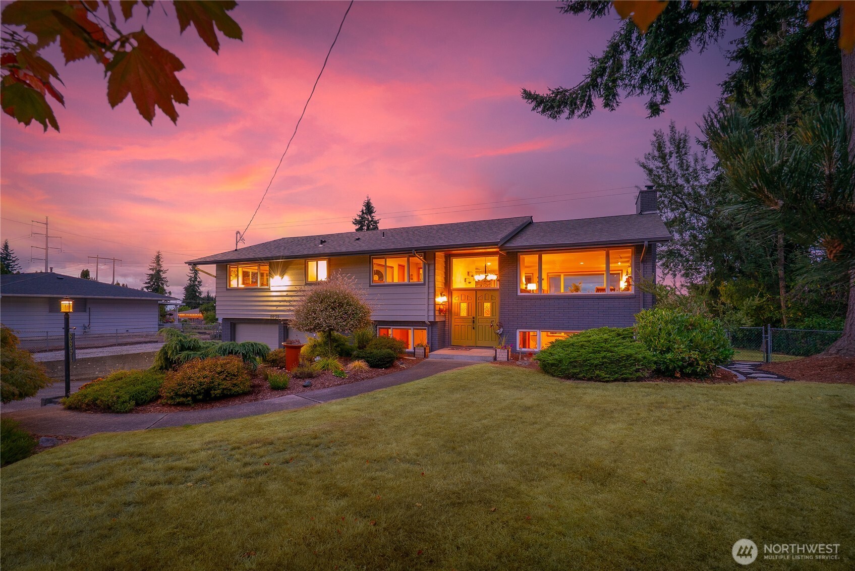 8831 RIVERCREST AVENUE