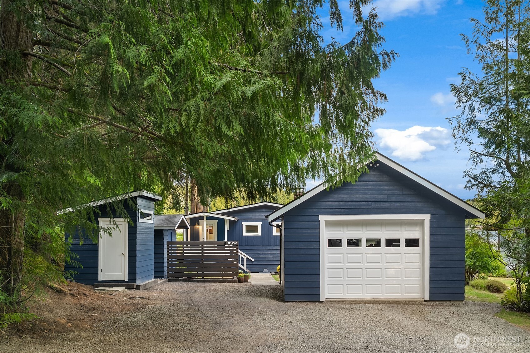 3 SW LAKE ROESIGER ROAD