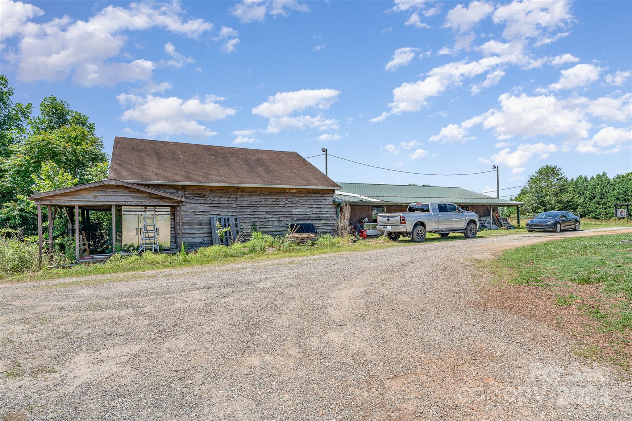 654 Whites Farm Road