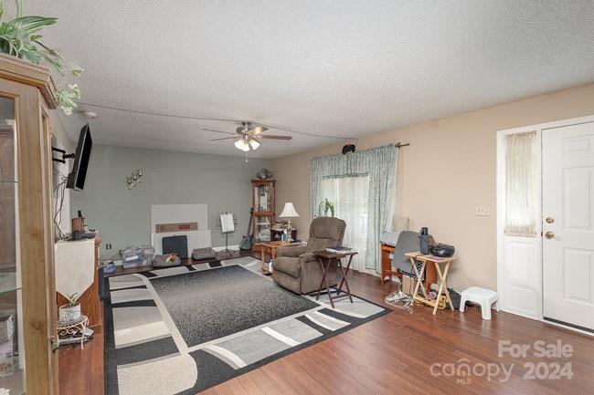 1949 Ridge Road