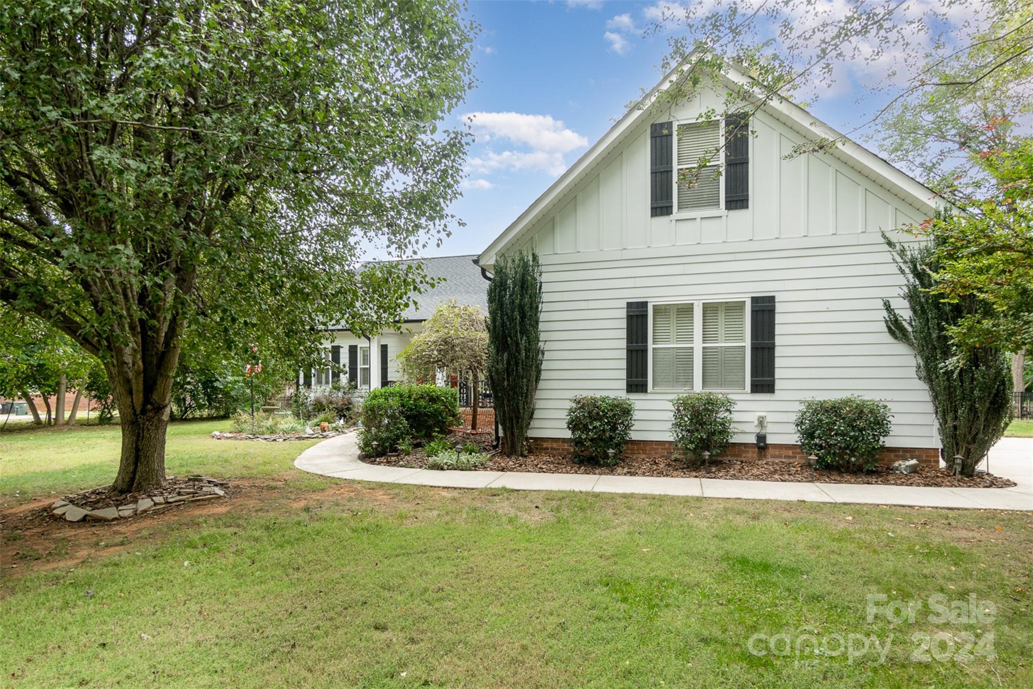 1424 Paraham Road S