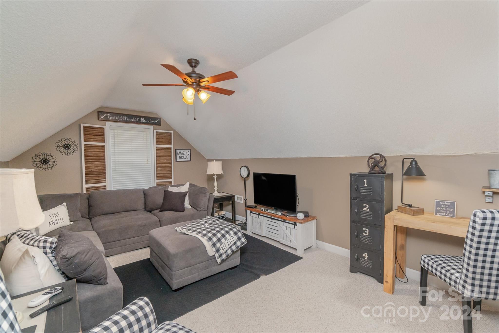 1424 Paraham Road S