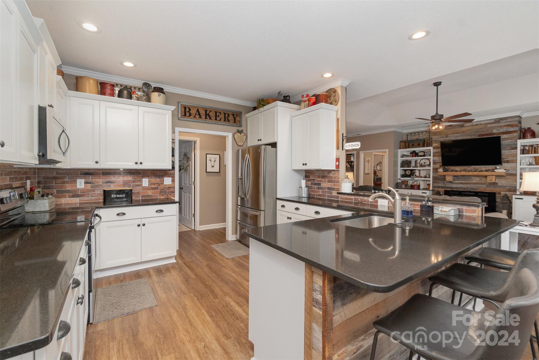 1424 Paraham Road S