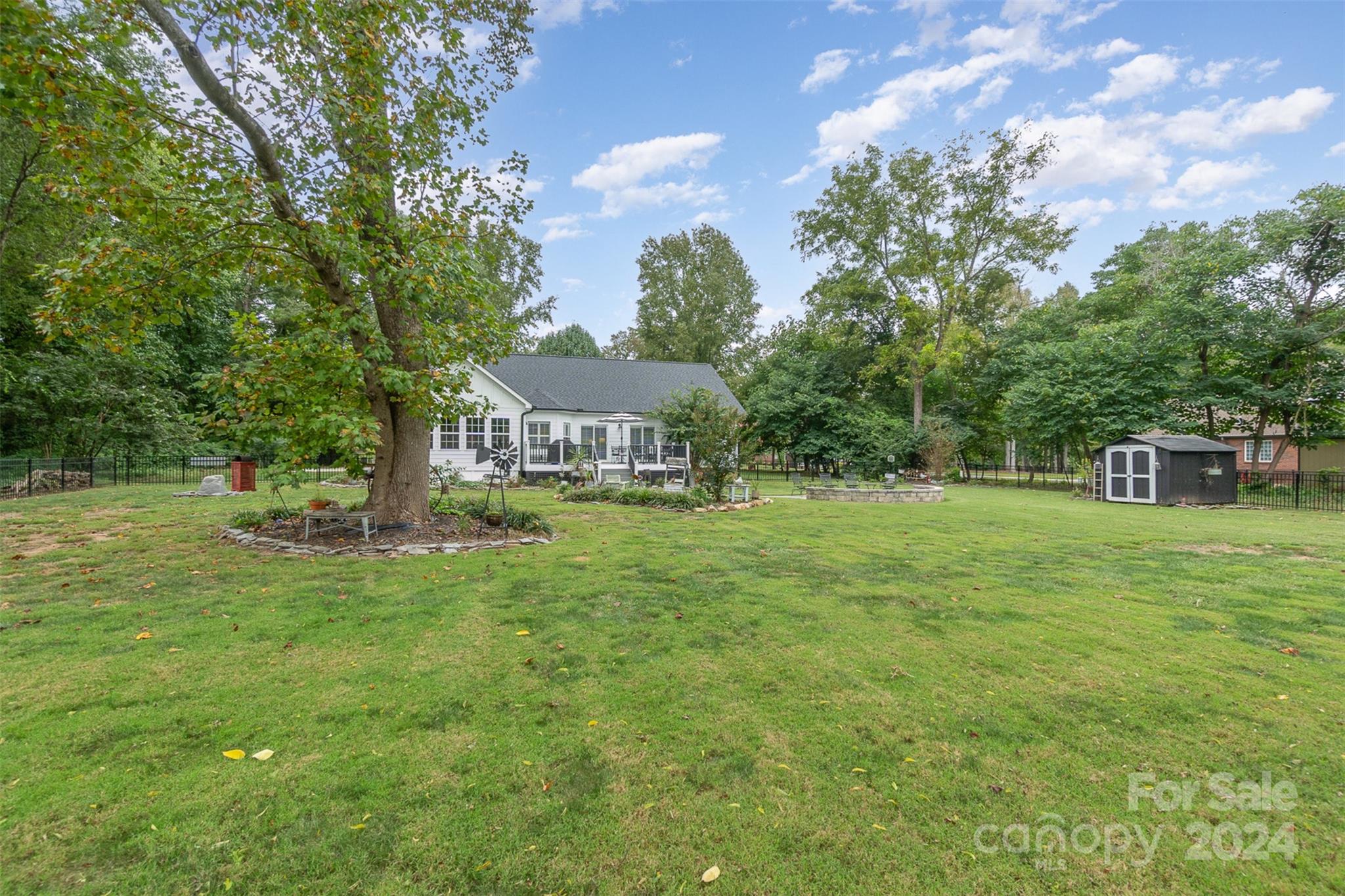 1424 Paraham Road S