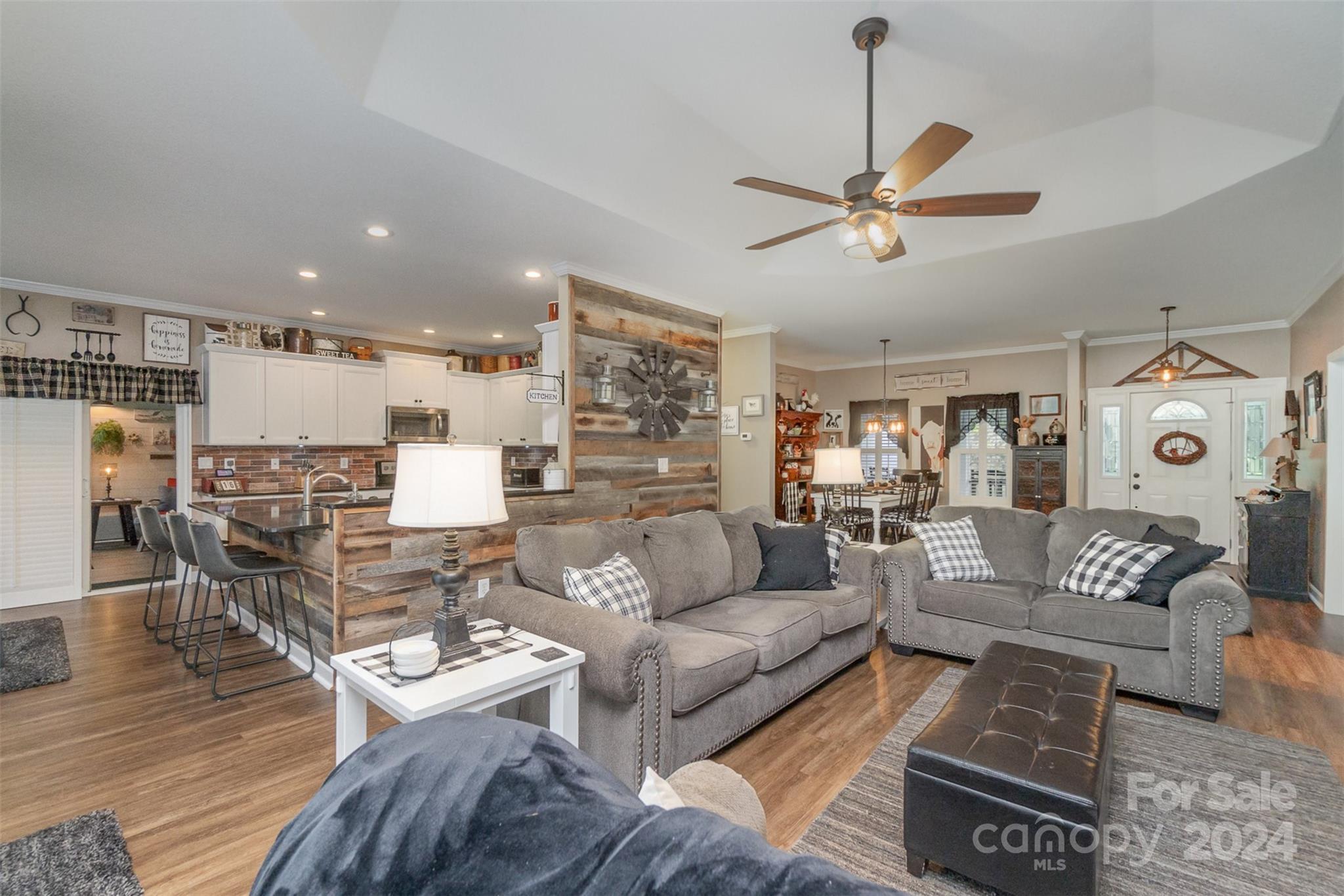1424 Paraham Road S
