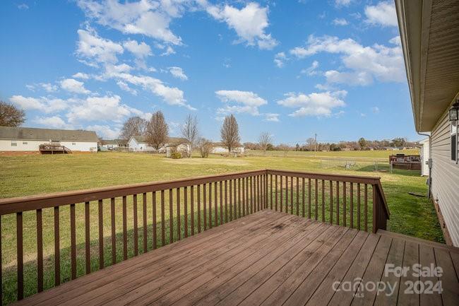 112 Hayworth Lane