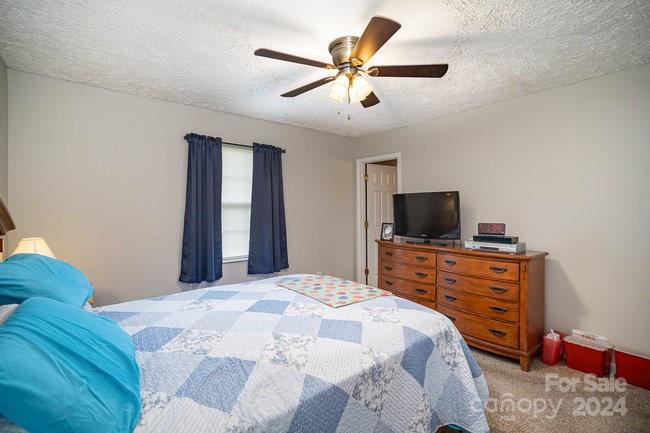 112 Hayworth Lane