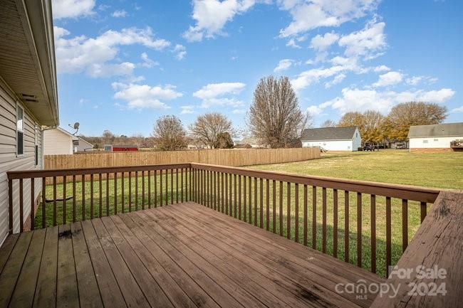112 Hayworth Lane