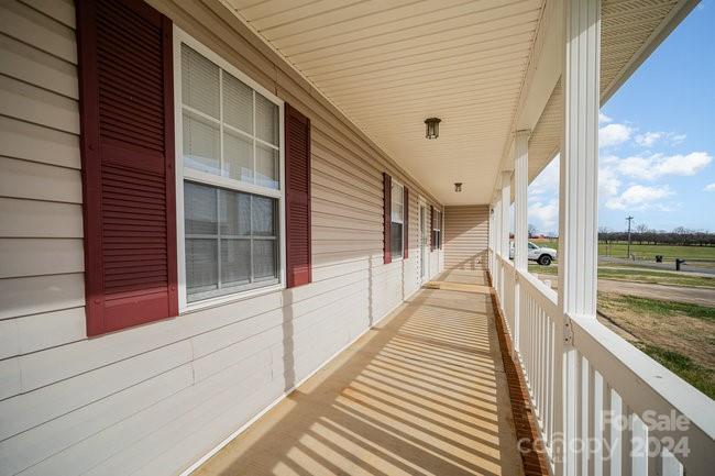 112 Hayworth Lane