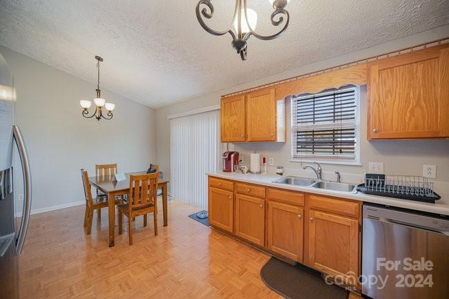 112 Hayworth Lane