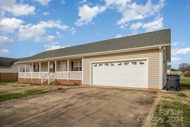 112 Hayworth Lane